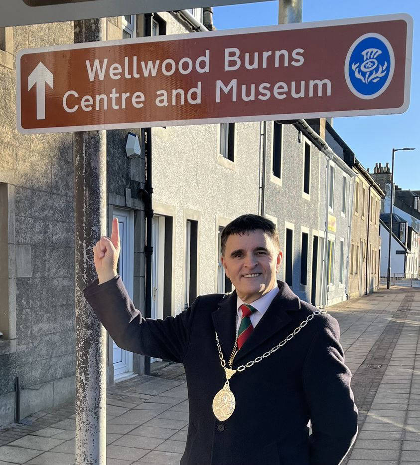 signage to Wellwood Burns Centre
